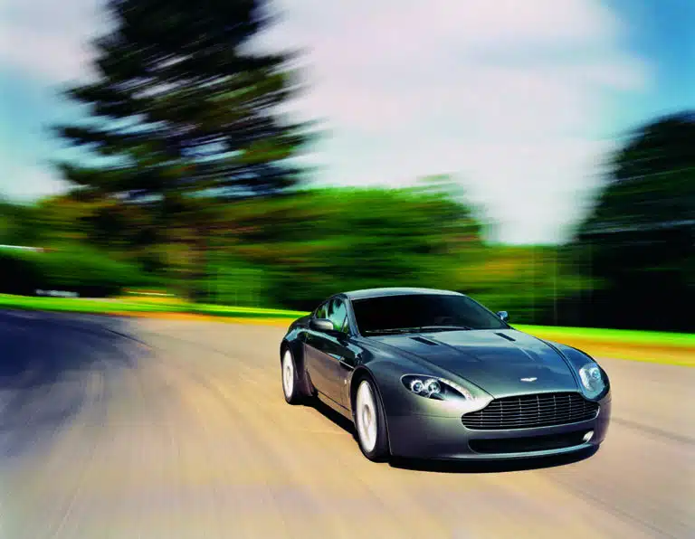 aston martin v8 vantage 1