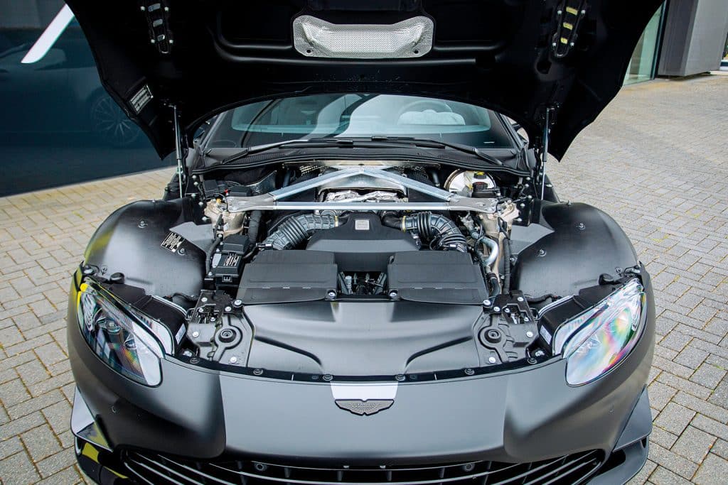 aston martin vantage roadster f1 edition 2 3