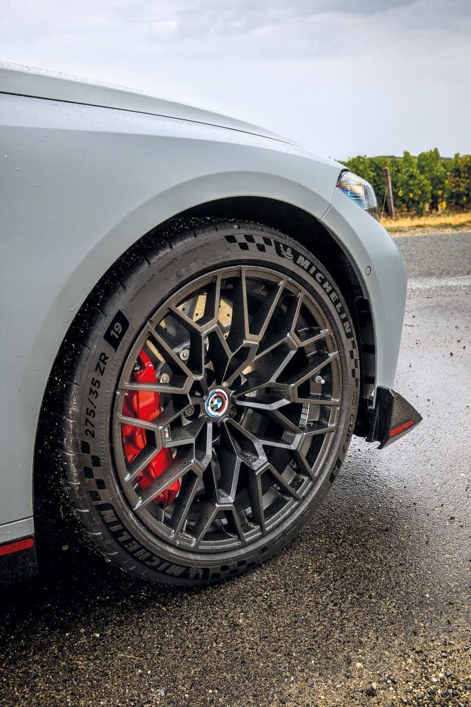 bmw m4 csl / porsche 911 gt3 touring (type 992)