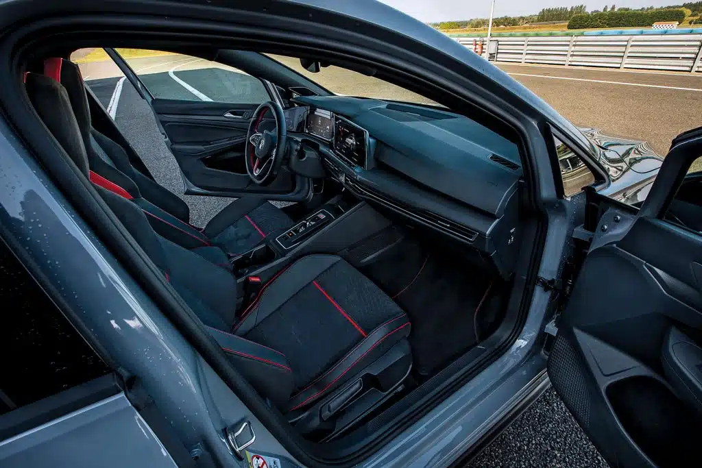 match renault mégaane rs trophy/ vw golf gti clubsport 45 / cup