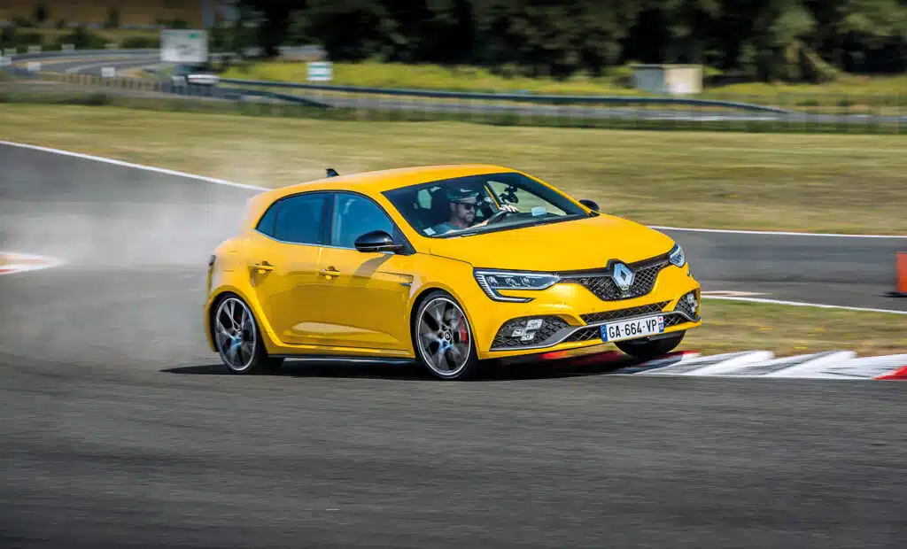 match renault mégaane rs trophy/ vw golf gti clubsport 45 / cup