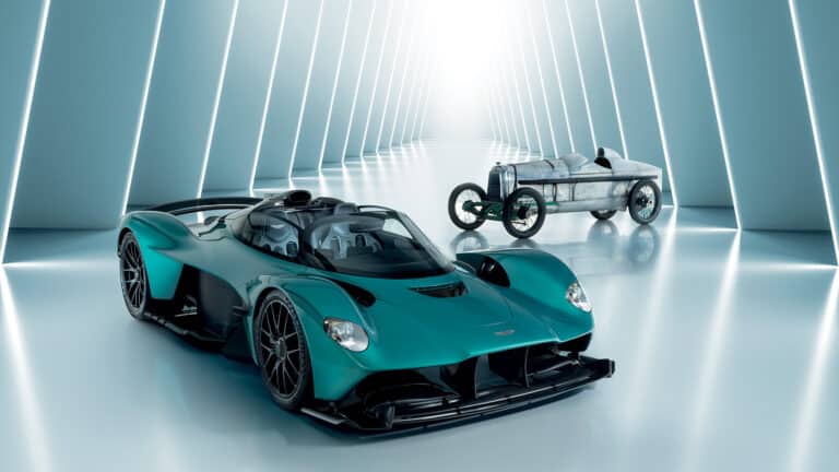 astonmartin valkyrie 110ans 0