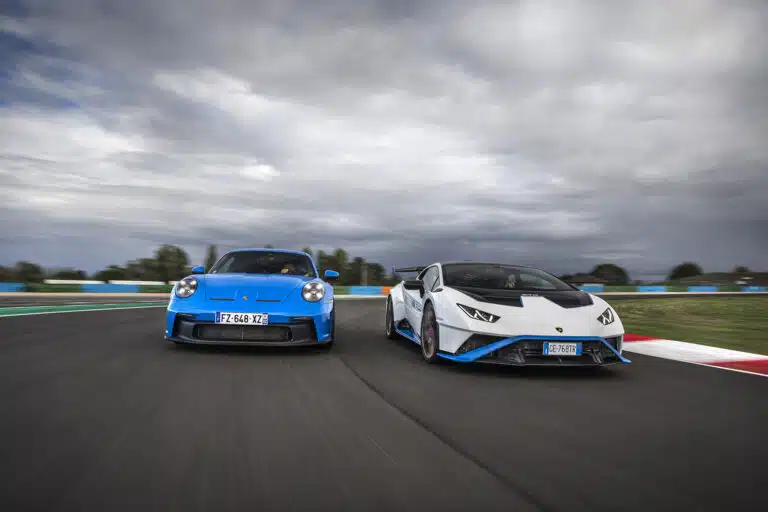 match lamborghini huracan sto / porsche 911 gt3 type 992 phase