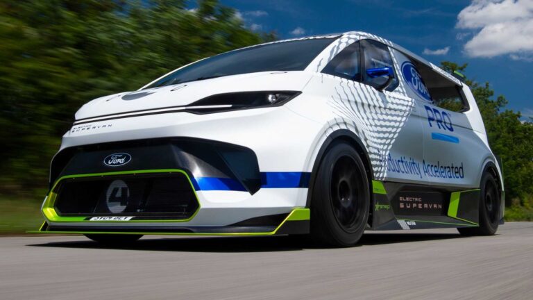 2022 ford electric supervan3