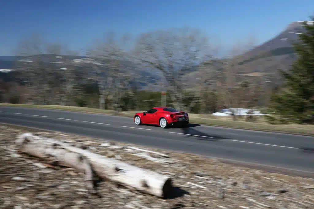 alfa romeo 4c supertest 10