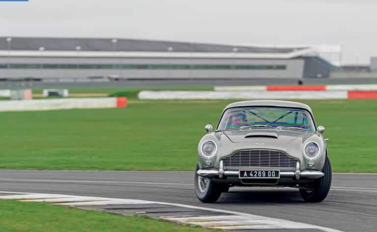 astonmartindb5 stunt j.bond 5