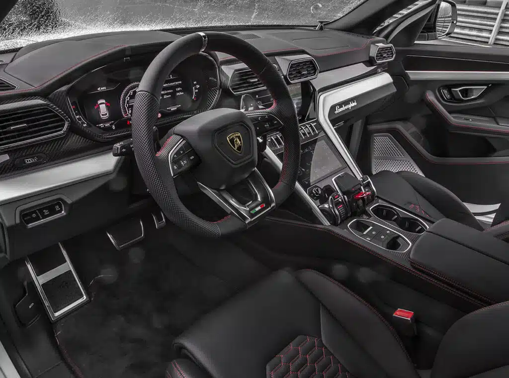 jeep cherokee trackhawk / lamborghini urus