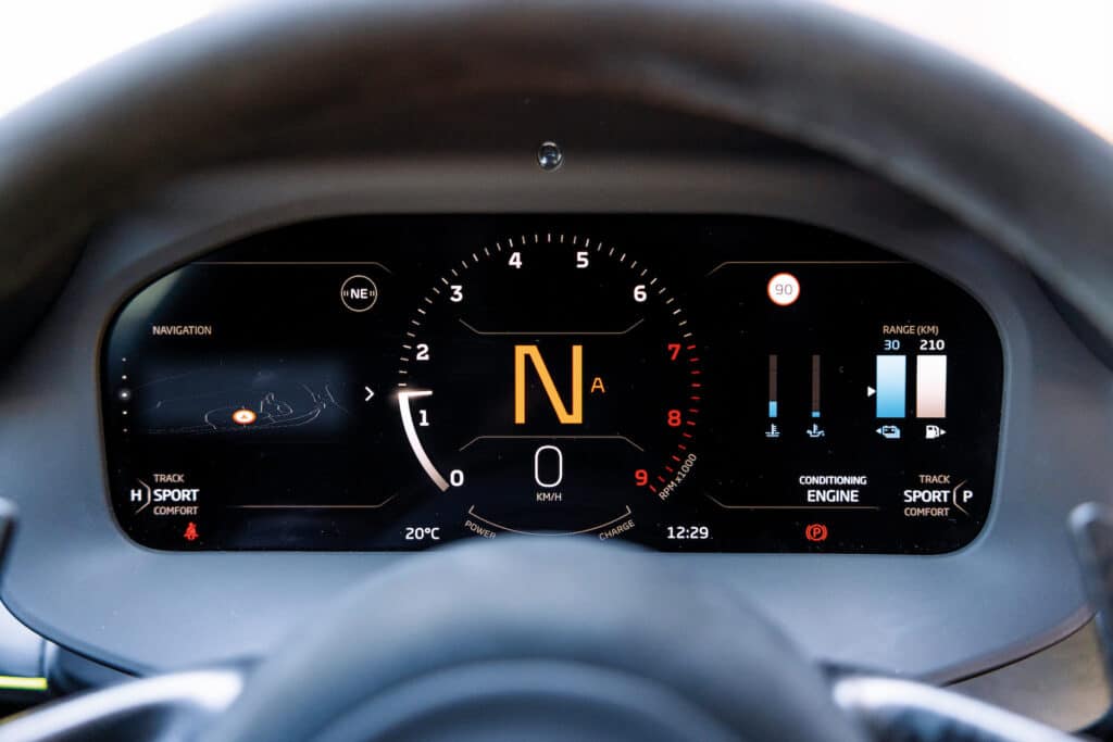 McLaren_Artura_Compteurs