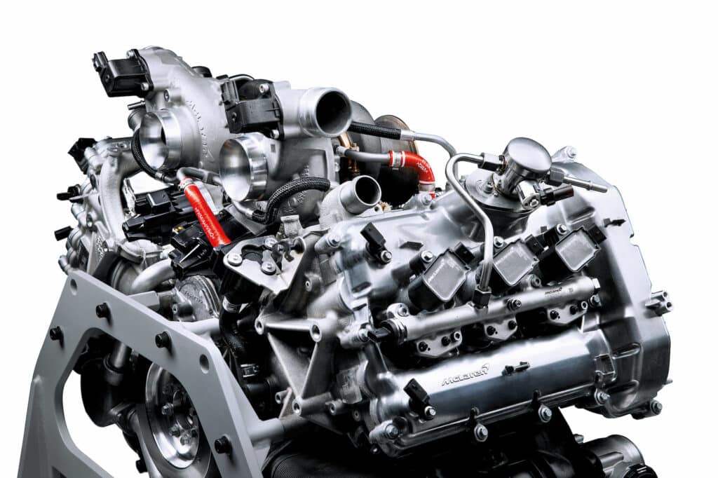 McLaren_Artura_Engine-02 copie