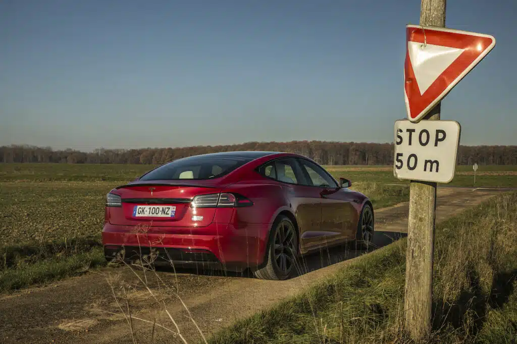 tesla model s plaid