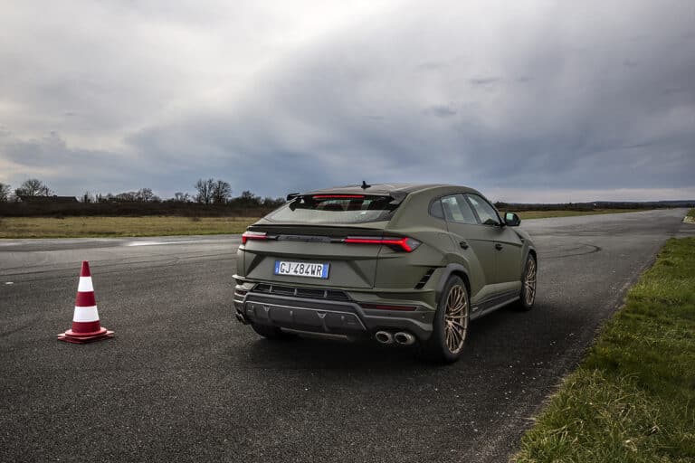 lamborghini urus performante