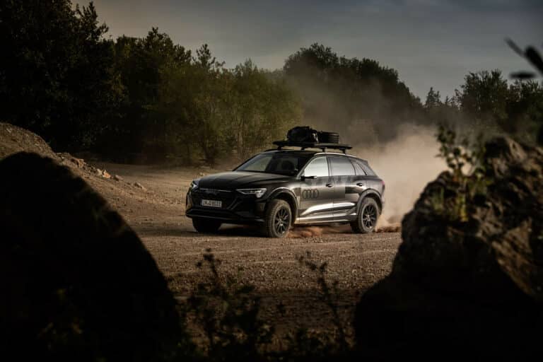 audi q8 e tron edition dakar