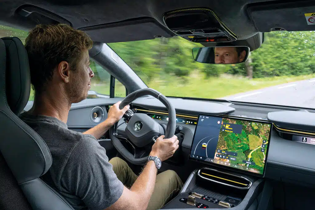 lotus eletre 1 interieur