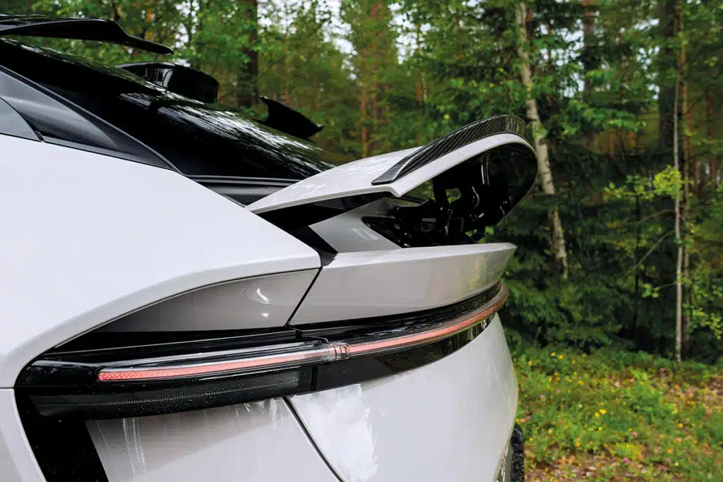 lotus eletre 4