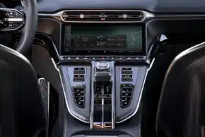 aston martin vantage 17