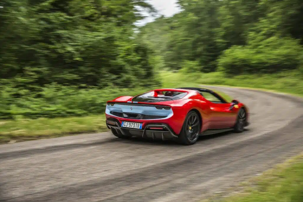 ferrari 296 gts assetto fiorano