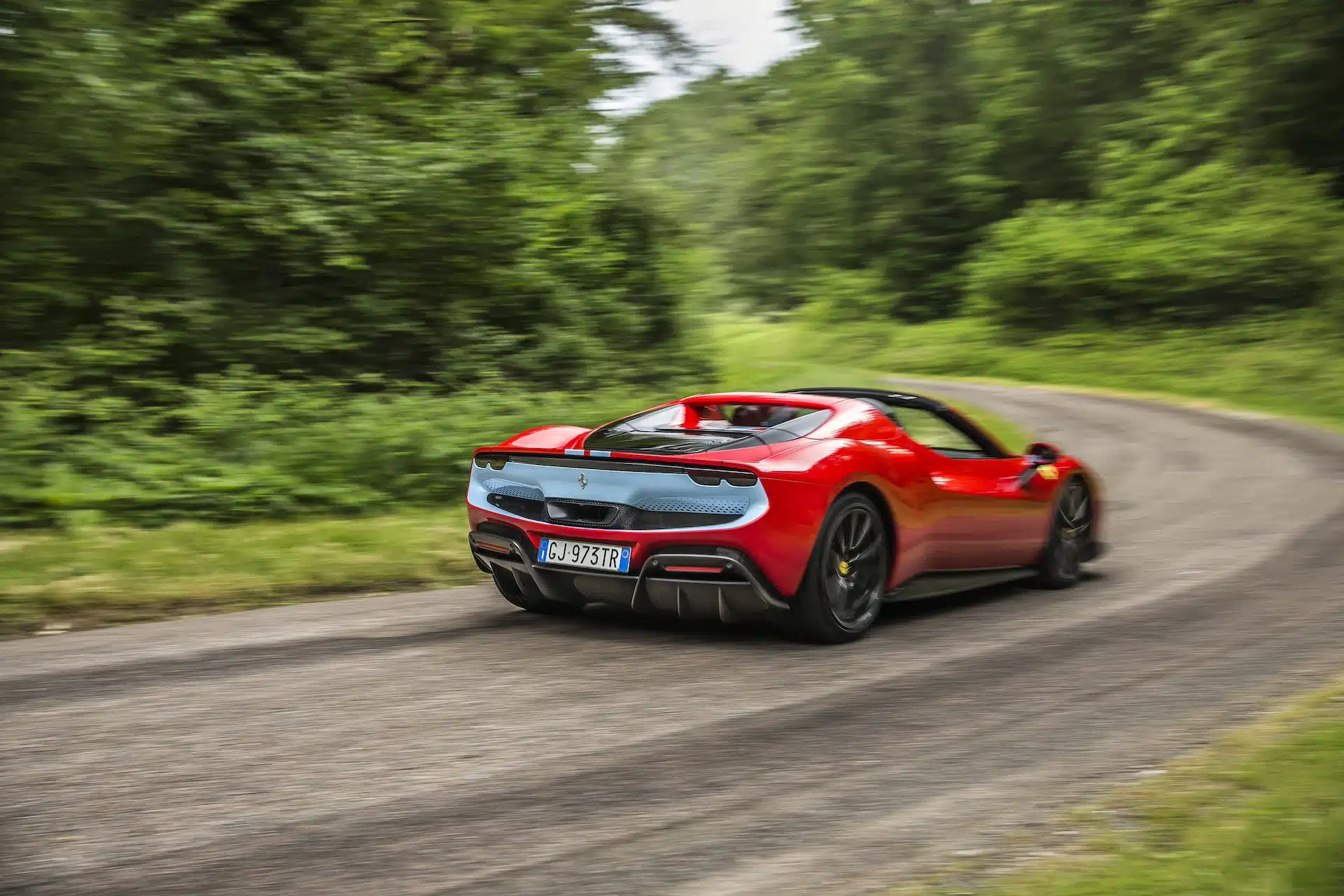 ferrari 296 gts assetto fiorano