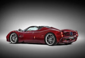 pagani utopia roadster 010201 tre quarti posteriore aperta