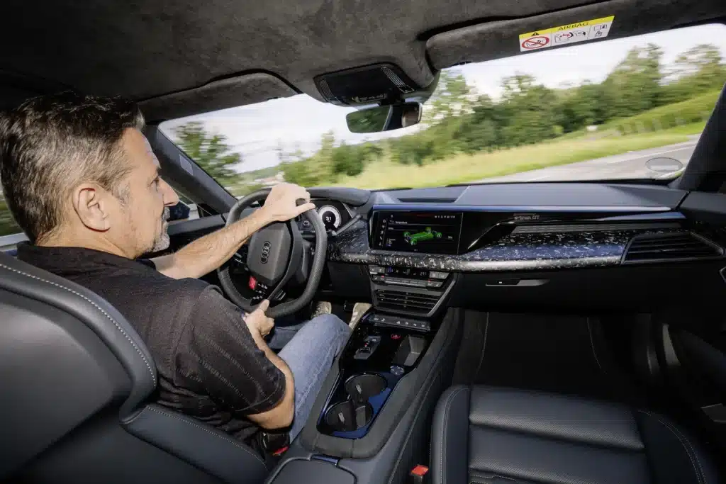 audi etrongt performance 11