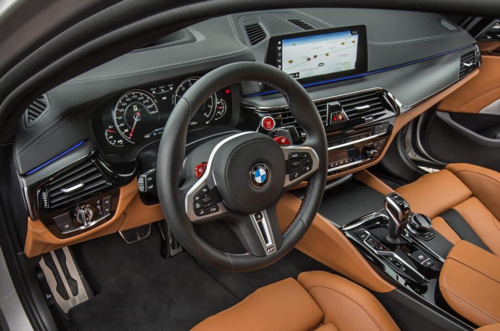 match bmw m5 2018 / mercedes amg e 63 s