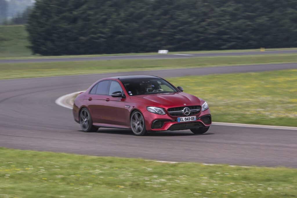 match bmw m5 2018 / mercedes amg e 63 s