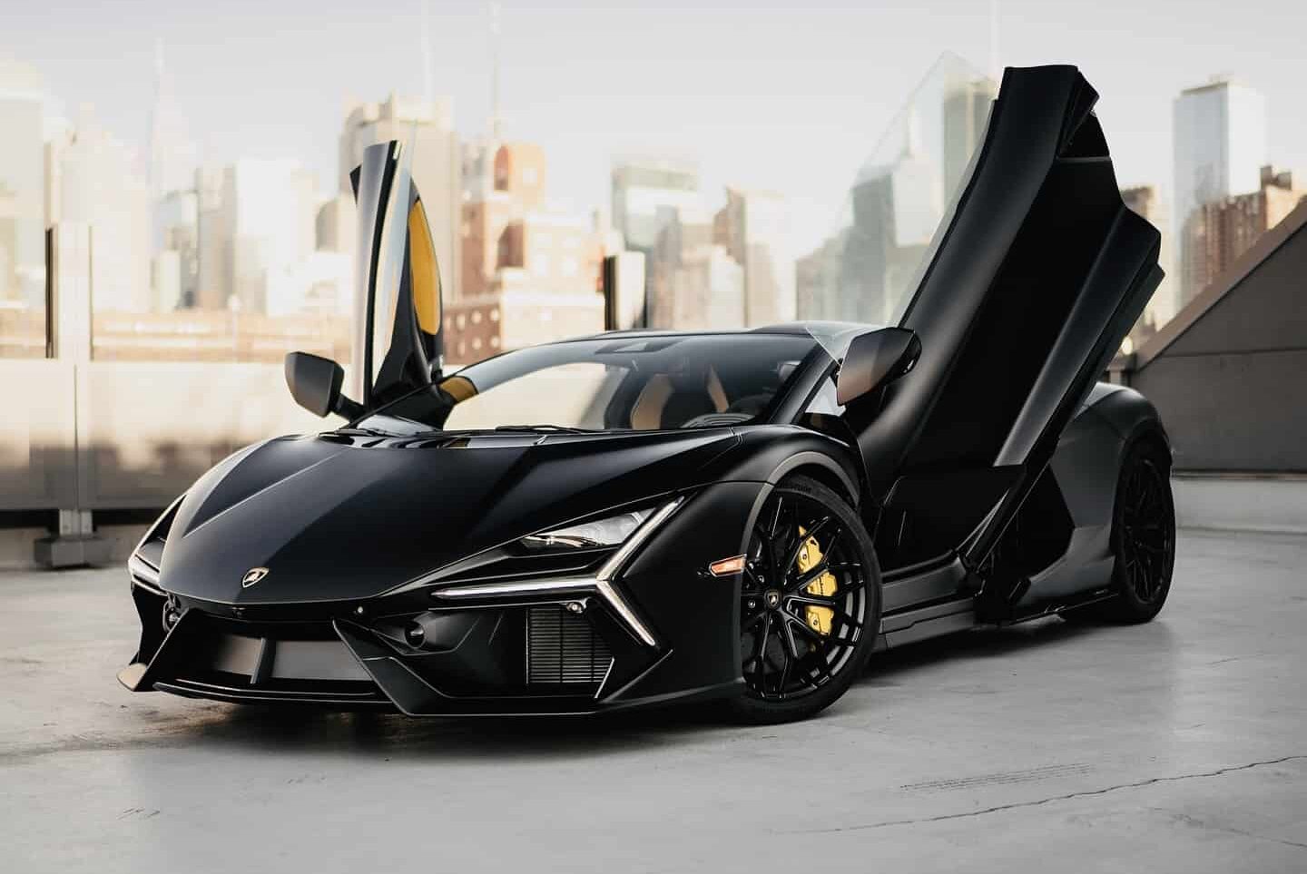 lambo revuelto