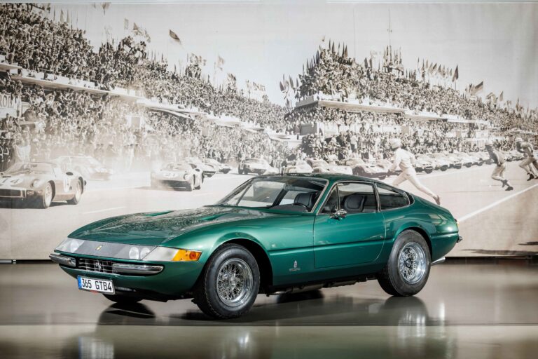 lot 14 ferrari 365 gtb 4 daytona 6 (1)
