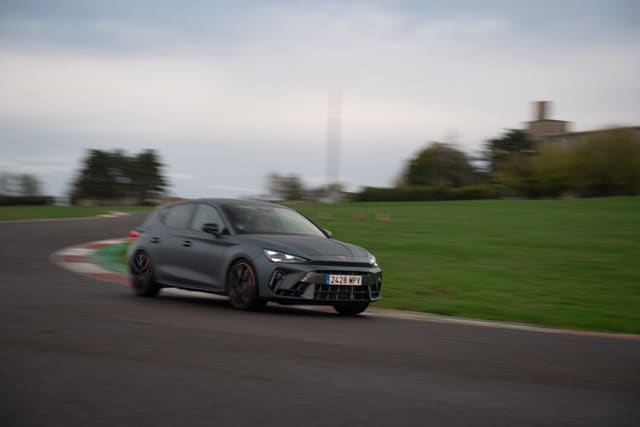 Cupra Leon VZ 300 chrono