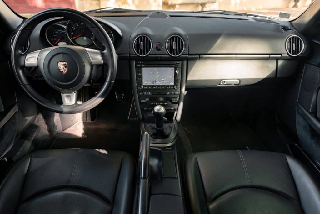 rcz r cayman 987 interieur cayman quentin decorps